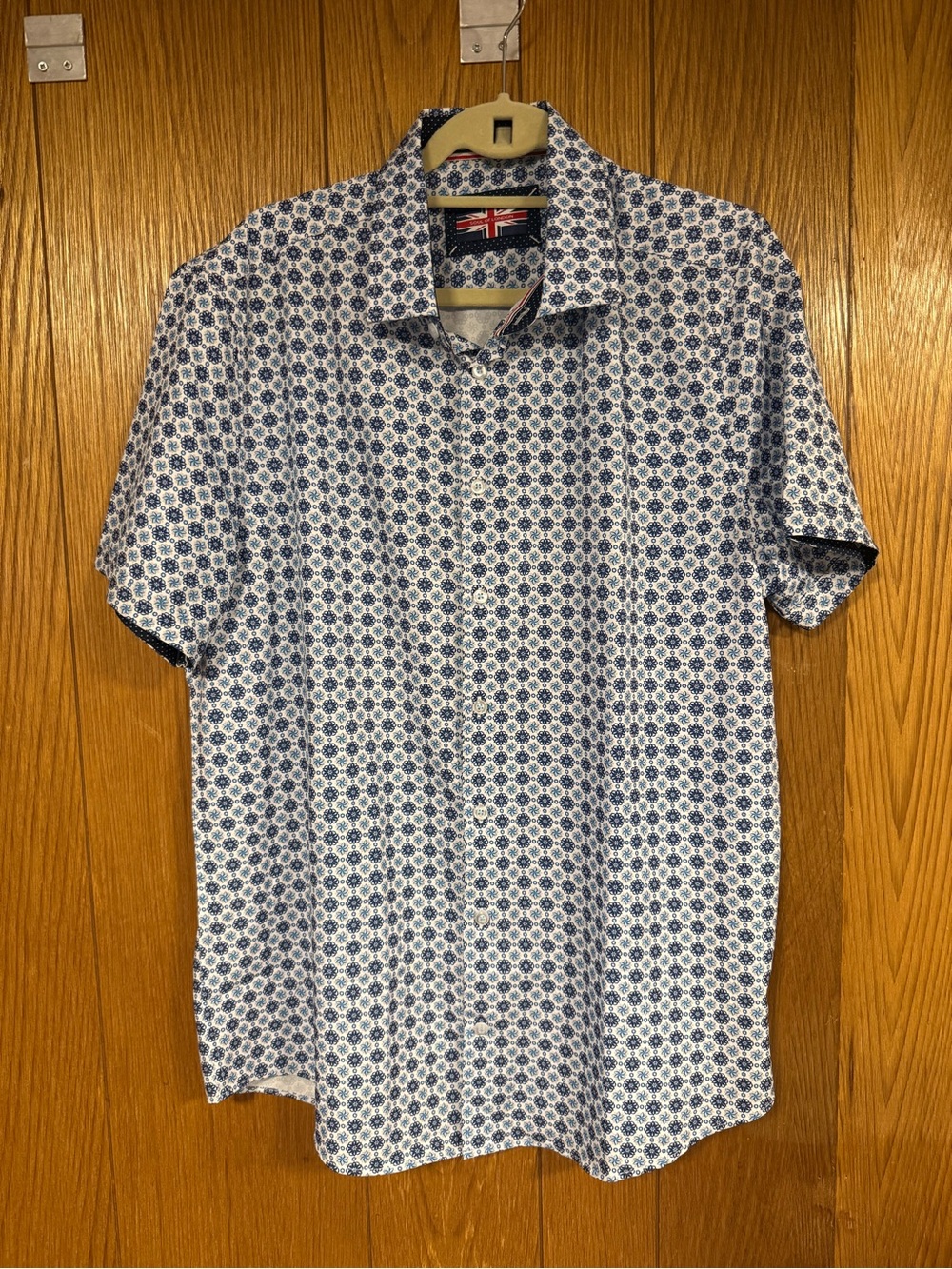 Union Bay Men's Short-Sleeve Blue Geometric Button-Down Shirt